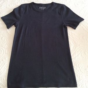 Everlane black tee